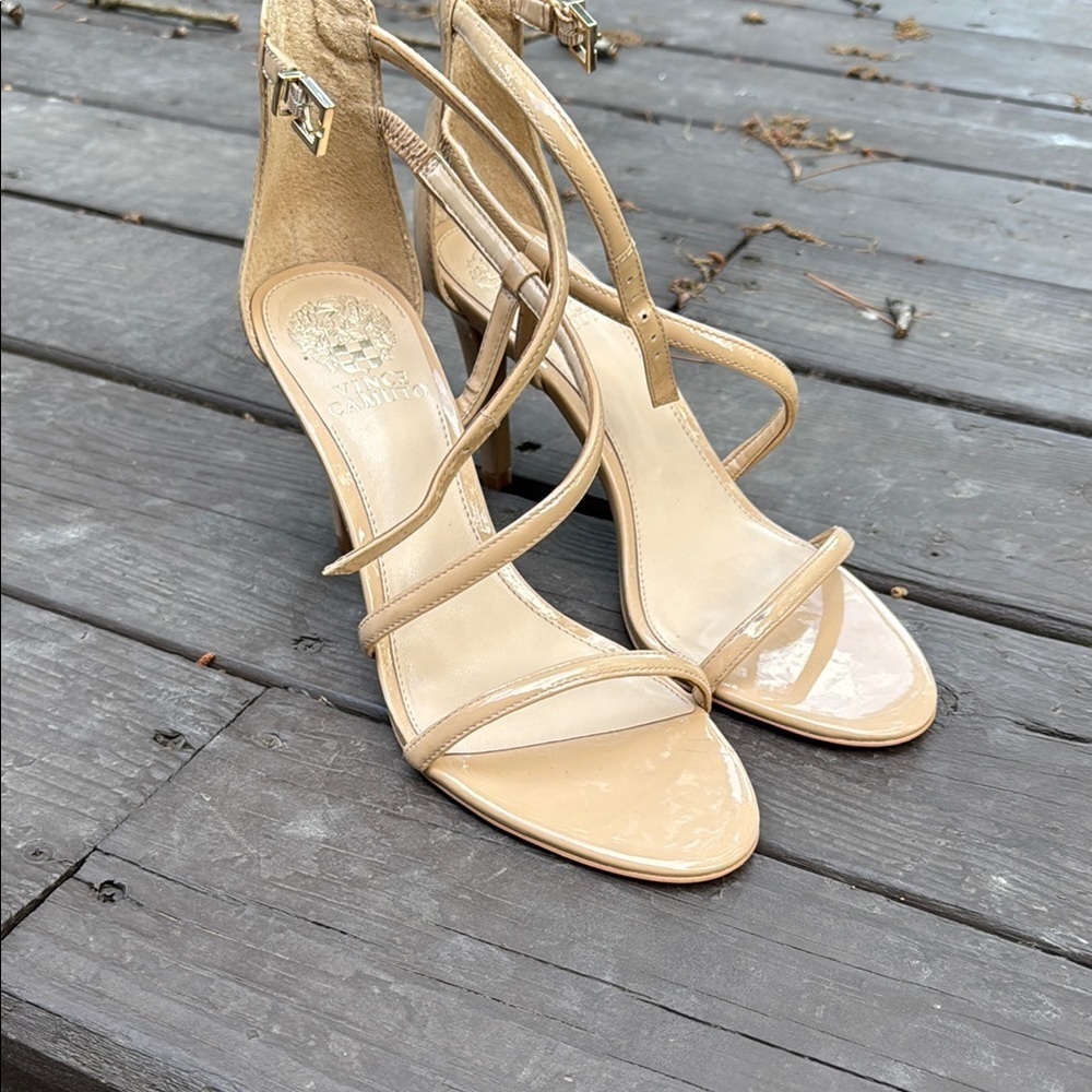 Vince Camuto nude patent high heels size 8.5